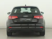 Gebraucht Audi A3 Comfort 131 PS (96 kW) 2020 Schwarz Limousine