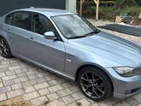 Gebraucht BMW 320 184 PS (135 kW) 2010 Blau Limousine