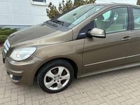 Gebraucht Mercedes B170 116 PS (85 kW) 2009 Braun Van / Kleinbus