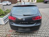Usata Seat Leon 105 CV (77 kW) 2011 Nero Utilitaria