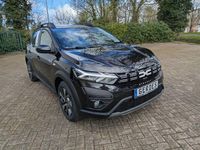 Neu Dacia Sandero Expression 101 PS (74 kW) 2026 Schwarz Limousine