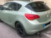 Gebraucht Opel Astra 140 PS (102 kW) 2011 Grün Kombi
