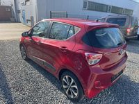 Gebraucht Hyundai i10 Edition 87 PS (63 kW) 2014 Rot Kleinwagen
