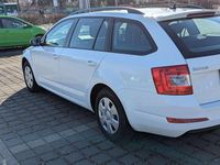 Gebraucht Skoda Octavia GreenLine 110 PS (80 kW) 2014 Weiß Kleinwagen