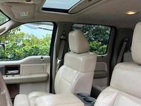 Second-hand Ford V8 301 CP (221 kW) 2004 Negru SUV