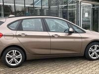 Gebraucht BMW 218 140 PS (102 kW) 2019 Jucarobeige metallic Van / Kleinbus