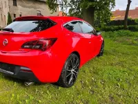 Gebraucht Opel Astra GTC 179 PS (131 kW) 2011 Rot Coupé