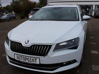 Gebraucht Skoda Superb LAURIN & KLEMENT 179 PS (131 kW) 2017 Weiß Kombi