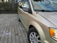 Gebraucht Chrysler Grand Voyager 287 PS (211 kW) 2012 Gold Van / Kleinbus