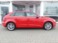 Gebraucht Audi A3 Ambiente 179 PS (131 kW) 2013 Rot Limousine