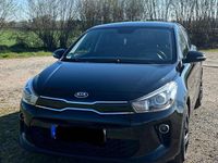 Second-hand Kia Rio 84 CP (61 kW) 2019 Negru Hatchback