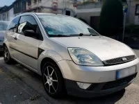 Gebraucht Ford Fiesta Trend 75 PS (55 kW) 2004 Silber Kleinwagen