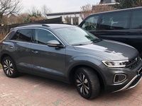 Gebraucht VW T-Roc Move 150 PS (110 kW) 2023 Grau SUV