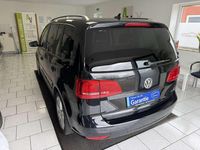 Gebraucht VW Touran Cup 140 PS (102 kW) 2015 Deep black perleffekt Van / Kleinbus