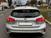 Gebraucht Ford Focus Titanium 125 PS (91 kW) 2019 Silber Limousine