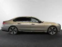 Gebraucht BMW M760e Executive 571 PS (419 kW) 2024 Grau Limousine