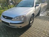 Gebraucht Ford Mondeo Ghia 170 PS (125 kW) 2002 Silber Limousine