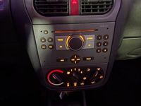 Second-hand Opel Corsa 80 CP (58 kW) 2004 Argintiu Hatchback