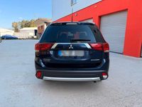 Gebraucht Mitsubishi Outlander 150 PS (110 kW) 2016 Blau SUV