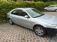 Gebraucht Ford Mondeo 145 PS (106 kW) 2002 Silber Limousine