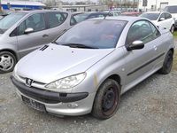 Gebraucht Peugeot 206 CC 109 PS (80 kW) 2001 Visionblau Cabrio