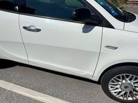 Second-hand Lancia Ypsilon 109 CP (80 kW) 2014 Alb Hatchback