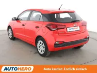 Gebraucht Hyundai i20 Pure 75 PS (55 kW) 2019 Rot Kleinwagen
