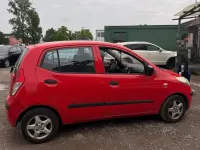 Gebraucht Hyundai i10 75 PS (55 kW) 2009 Rot Kleinwagen