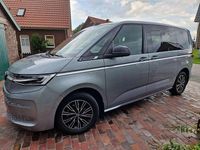 Gebraucht VW Multivan Style 150 PS (110 kW) 2023 Silber Van