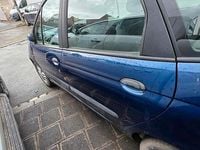 Gebraucht Renault Scénic 107 PS (78 kW) 2001 Blau Van / Kleinbus