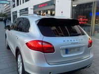 Gebraucht Porsche Cayenne 299 PS (219 kW) 2011 Silber SUV