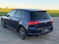Gebraucht VW Golf VII LOUNGE 125 PS (91 kW) 2016 Night blue metallic Kleinwagen
