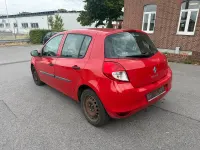 Gebraucht Renault Clio 74 PS (54 kW) 2012 Rot Kleinwagen