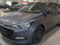 Gebraucht Hyundai i20 Passion 84 PS (61 kW) 2018 Violet Limousine