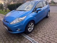 Gebraucht Ford Fiesta Titanium 90 PS (66 kW) 2010 Blau Kleinwagen