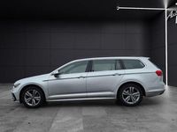 Gebraucht VW Passat R-line 190 PS (139 kW) 2022 Scale silver metallic Kombi