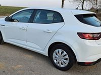 Gebraucht Renault Mégane IV Intens 101 PS (74 kW) 2017 Weiß Limousine