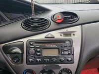 Second-hand Ford Focus 103 CP (75 kW) 2004 Albastru Berlinǎ