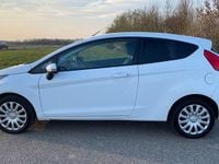Gebraucht Ford Fiesta Titanium 82 PS (60 kW) 2011 Weiß Kleinwagen