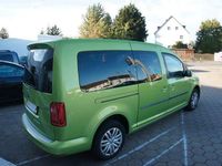 Gebraucht VW Caddy Maxi Trendline 110 PS (80 kW) 2016 Grün Van / Kleinbus