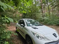 Gebraucht Peugeot 206 73 PS (53 kW) 2012 Weiß Limousine