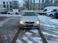 Gebraucht BMW 330 197 PS (144 kW) 2007 Silber Kombi