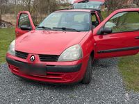 Gebraucht Renault Clio II 58 PS (42 kW) 2004 Rot Kleinwagen