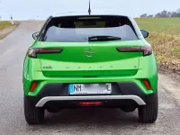 Gebraucht Opel Mokka-e Elegance 100 kW (136 PS) 2023 Grün SUV