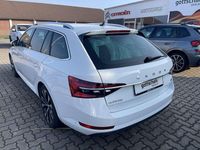 Gebraucht Skoda Superb Style 218 PS (160 kW) 2023 Weiß Kombi