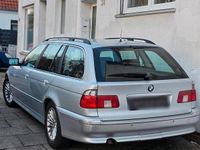 Gebraucht BMW 525 163 PS (119 kW) 2001 Grau Kombi