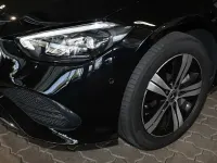 Gebraucht Mercedes C300e Avantgarde 204 PS (150 kW) 2023 Unilack schwarz Kombi
