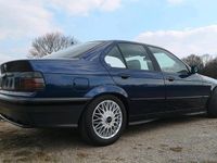 Gebraucht BMW 318 Performance 113 PS (83 kW) 1991 Blau Limousine