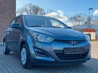 Gebraucht Hyundai i20 Edition 86 PS (63 kW) 2014 Grau Kleinwagen
