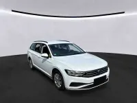 Gebraucht VW Passat 150 PS (110 kW) 2023 Weiß Kombi